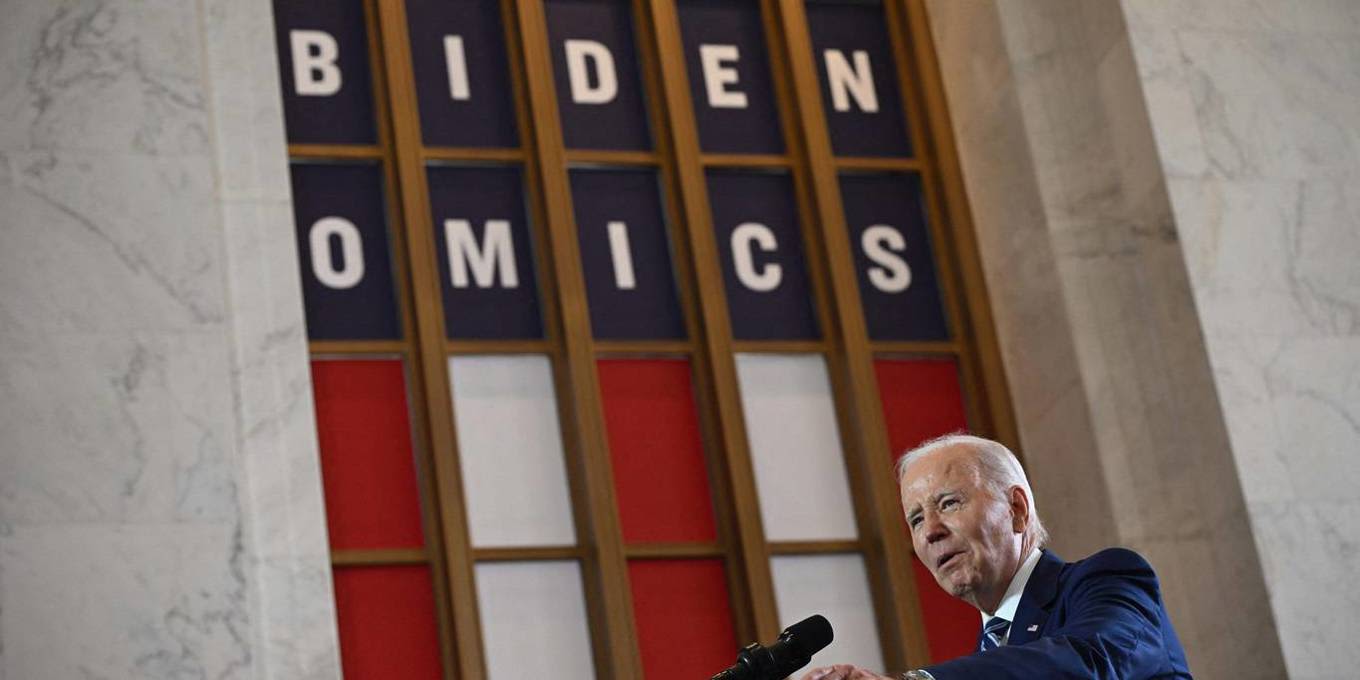 Why Voters Are Unhappy About the Biden Economy | by Michael J. Boskin - Project Syndicate