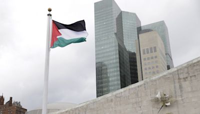 聯合國大會143票挺巴勒斯坦建國 以色列代表當場絞碎憲章：姑息兇殘獨裁者-風傳媒