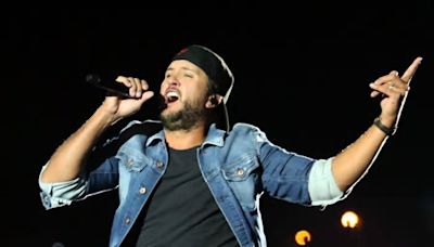 It's just country, bro: Luke Bryan trots out 15 years of hits at the Saddledome