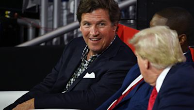 Tucker Carlson, Ousted by Fox, Roars Into Milwaukee as a Top Trump Ally