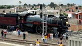 VIDEO. ¡Como de película! Así llegó la locomotora Empress 2816 a SLP desde Canadá | San Luis Potosí