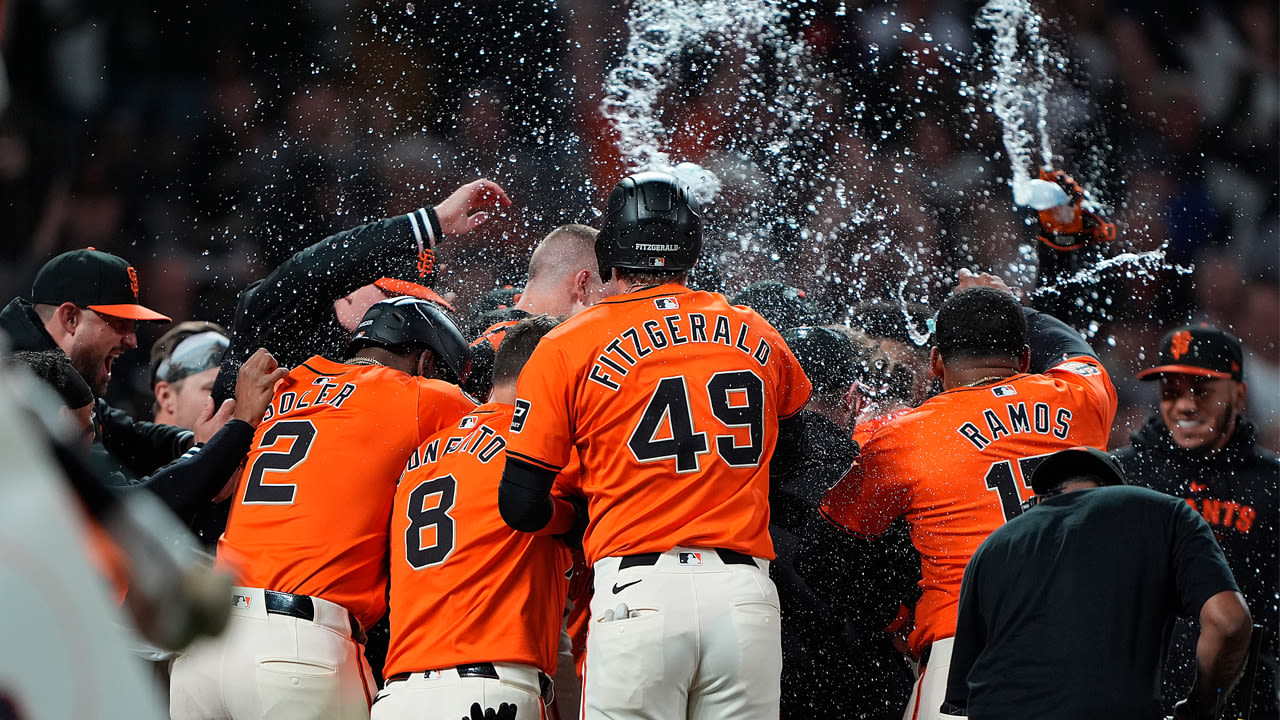 Giants walk-off photo accidentally captures incredible Cepeda tribute