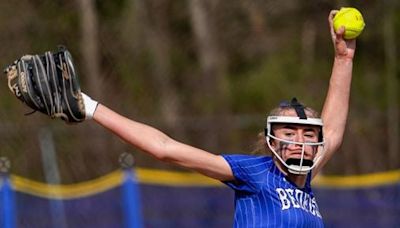 ‘She just wants to be awesome:’ Junior ace Alyx Rossi sets an exacting standard of excellence for Bedford softball - The Boston Globe