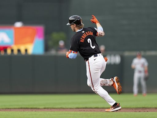 Gunnar Henderson's 30th home run lifts the Orioles to a 4-1 win over Washington and a series split