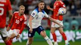 Inglaterra goleó a Gales con una ráfaga fulminante y jugará con Senegal en los octavos de final