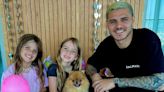 Mauro Icardi mostró el avión de lujo en el que viajó con Francesca e Isabella y un detalle llamó la atención de todos