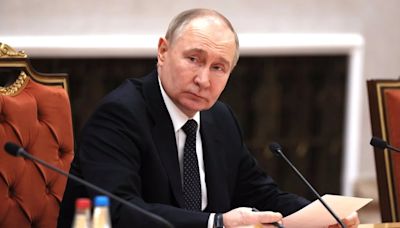 Putin firma un acuerdo con su homólogo uzbeko para la construcción de una central nuclear en Uzbekistán