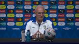 Dorival diz que Brasil se complicou com um a mais: "Não tivemos lucidez de entrar pelos lados"