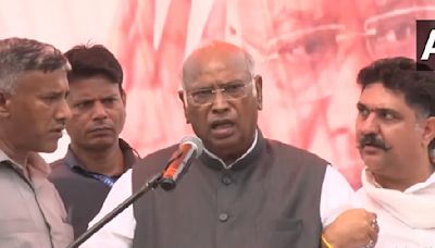 Congress Chief Mallikarjun Kharge's Health Deteriorates While Addressing Poll Rally In Jammu and Kashmir