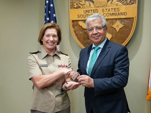 Ministro de Defensa se reunió con la jefa del Comando Sur de los Estados Unidos