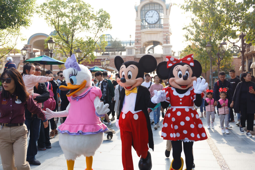 New drama looms over Disney theme parks ahead of Walt Disney Company (DIS) earnings tomorrow | Invezz New drama looms over Disney theme parks ahead of Walt Disney ...