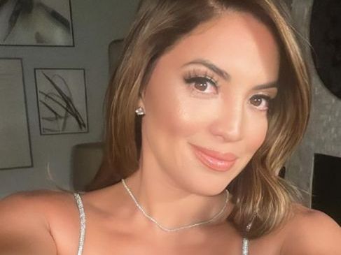 Pamela Silva paraliza el tráfico con su escultural figura en traje de baño