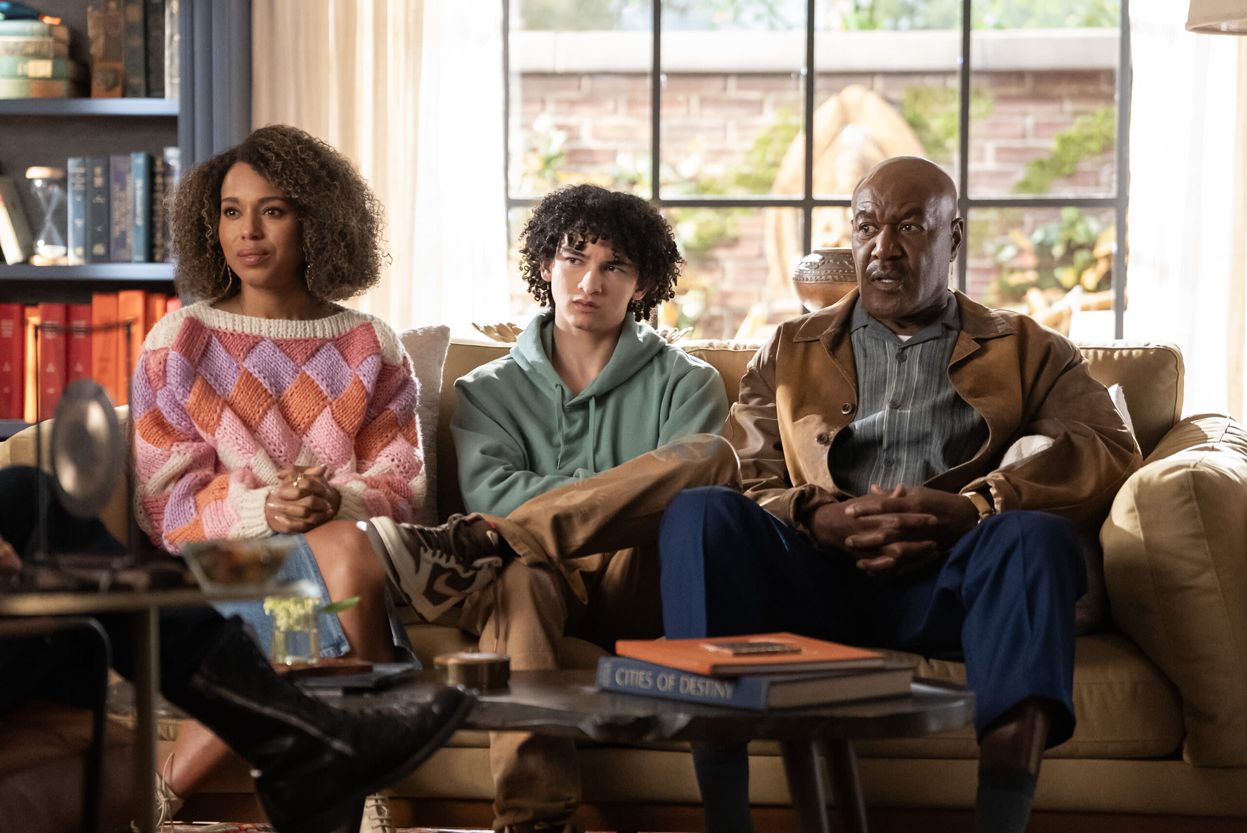 ‘UnPrisoned’ Season 2 First Look: Kerry Washington And Delroy Lindo Call In A Pro To Keep The Family Together