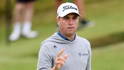 Justin Thomas coloca un 68 (-3) en casa-club y es líder de momento en Troon