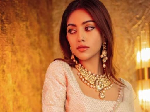 South Actress Anu Emmanuel Channels Traditional Elegance In Her Cotton Saree - News18