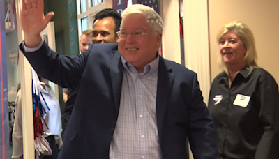 WV governor candidate Patrick Morrisey makes campaign stop in Lewisburg