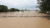 Heavy rains ease around Houston but flooding remains after hundreds of rescues and evacuations