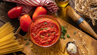 The Mild Ingredient You Can Use To Thicken Pasta Sauce