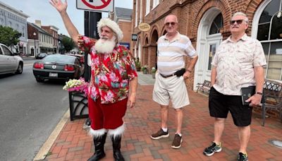 Santa arrives in Charles Town to kick off contest