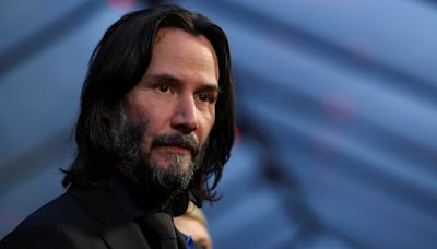 El cambio de imagen de Keanu Reeves en su nueva película: “Es algo diferente”