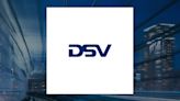 DSV A/S (OTCMKTS:DSDVY) Stock Crosses Below 50-Day Moving Average of $77.56