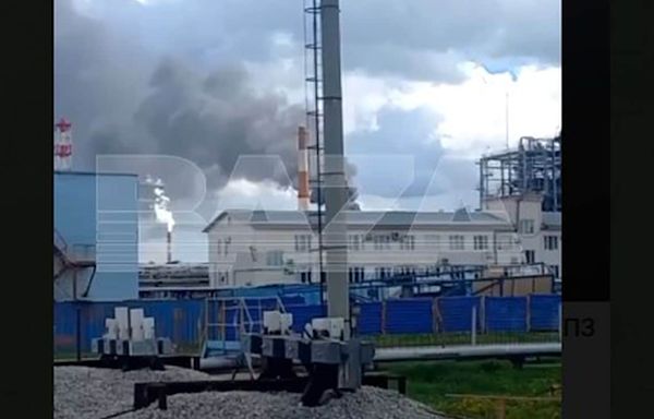 Drone attacks on oil refinery in Bashkortostan, 1,000km from Ukraine – video