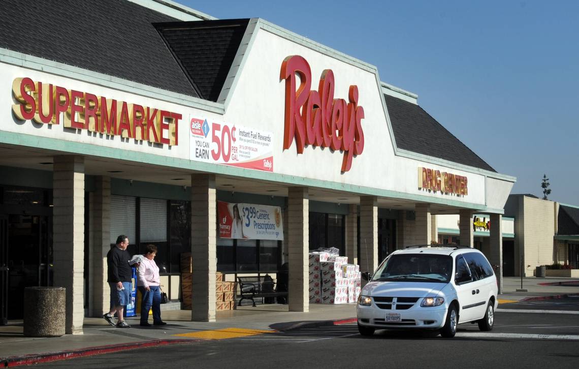 Modesto’s long-empty Raley’s and Save Mart sites will finally be filled. Who’s moving in?