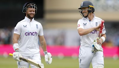 Ben Duckett and Ollie Pope share another century stand for England