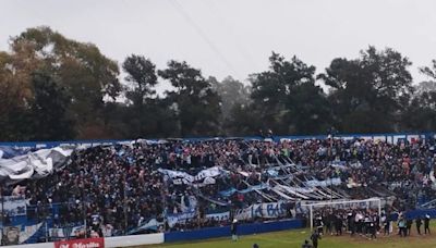 Una mujer murió al quedar en medio de un tiroteo entre barras de Almagro y Estudiantes de Buenos Aires