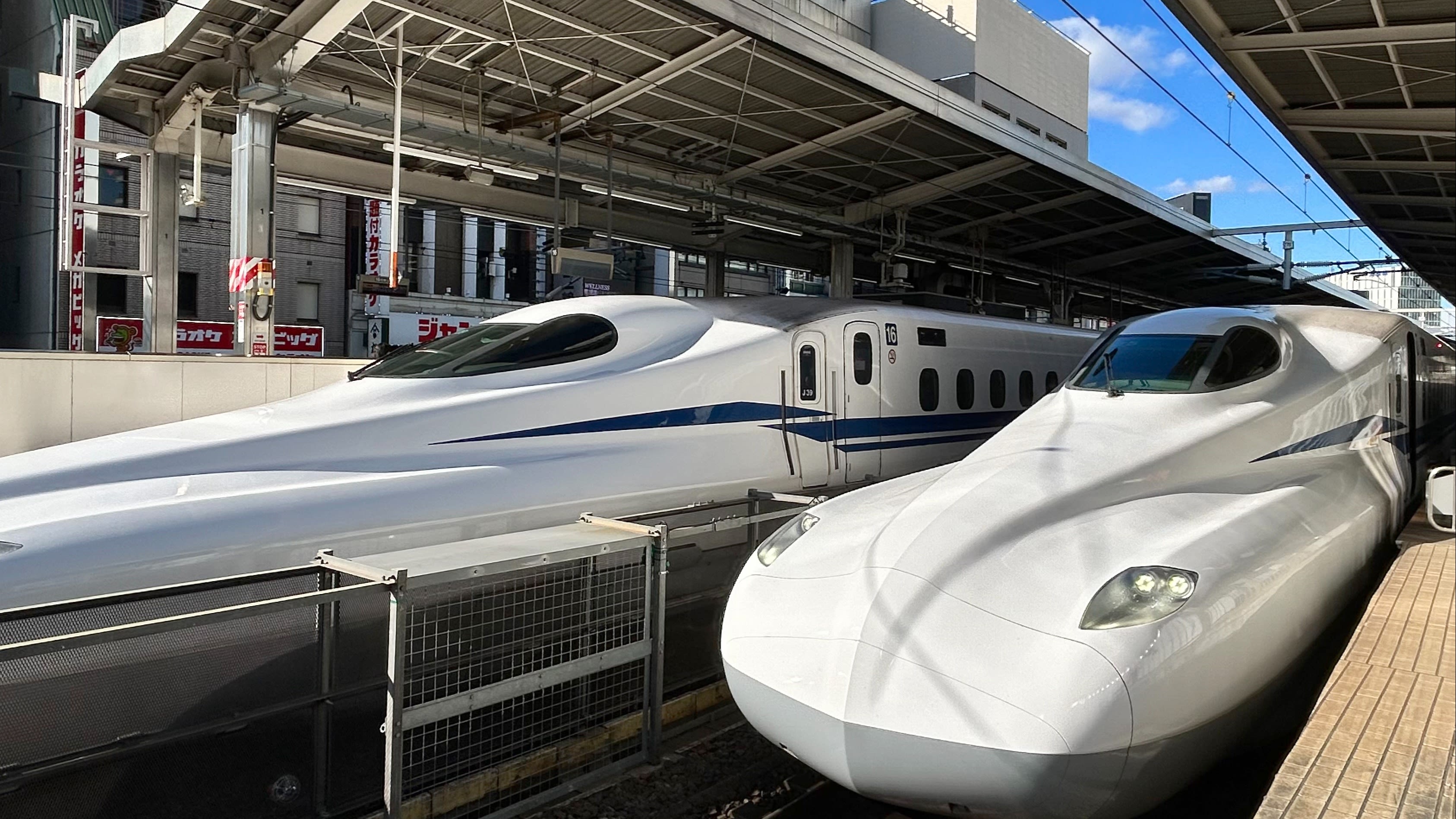 Tokyo-Hakata bullet trains fully resume after typhoon