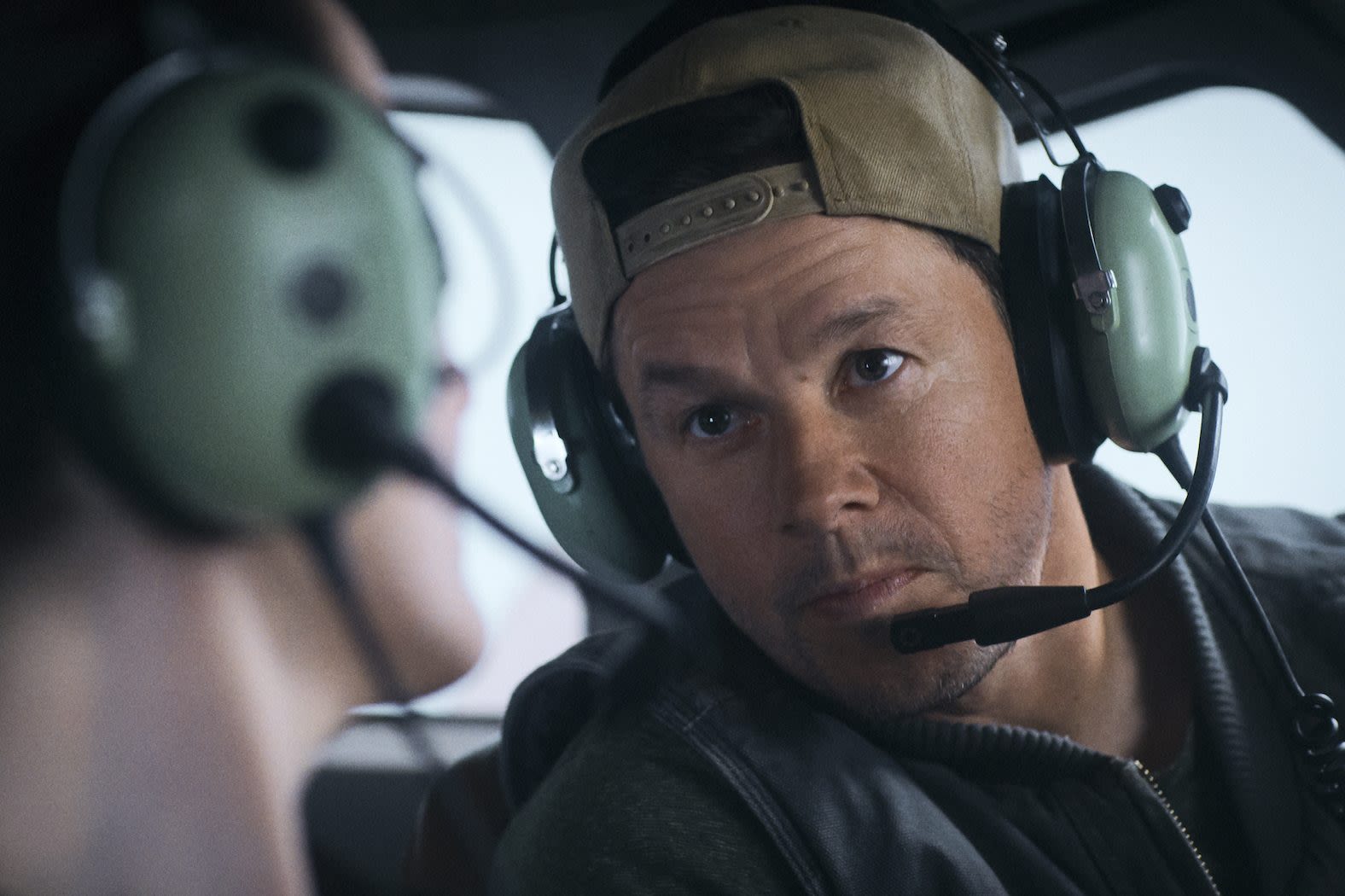 Mark Wahlberg breaks bad in the trailer for Mel Gibson’s Flight Risk