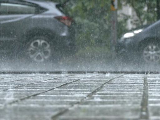 氣象署發19縣市豪大雨特報 下午雨勢將趨緩