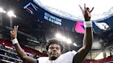 Derek Carr congratulates Lamar Jackson on his massive contract extension