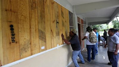 Quintana Roo declara cinco municipios en alerta roja ante aproximación del huracán Beryl