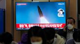 Norcorea dispara otro misil tras visita de Harris a Surcorea