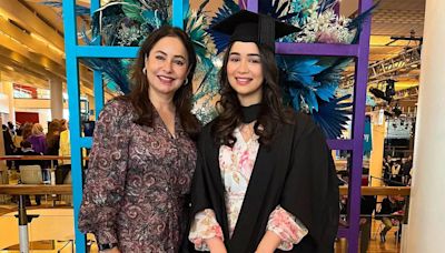 Dher 'Sara' Pyaar: Proud Sachin Tendulkar's emotional post as daughter completes 'Masters with Distinction' - Times of India