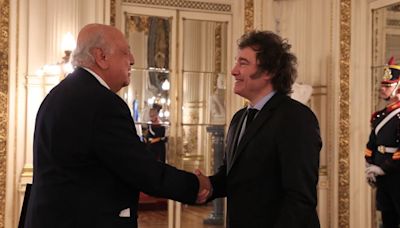 Embajador José Antonio Viera-Gallo presenta cartas credenciales al Presidente argentino Javier Milei - La Tercera