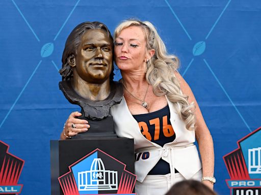 Steve McMichael was right where he needed to be while witnessing his Hall of Fame moment