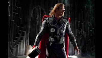 Chris Hemsworth Ran Into Mjolnir Out In The Wild, And He (And The Fans) Had All The Funny Comments About It