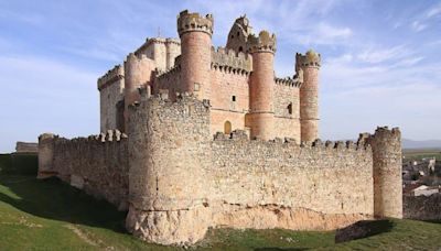 Turégano, el pueblo de Segovia con un castillo rosa que fue refugio de Fernando el Católico
