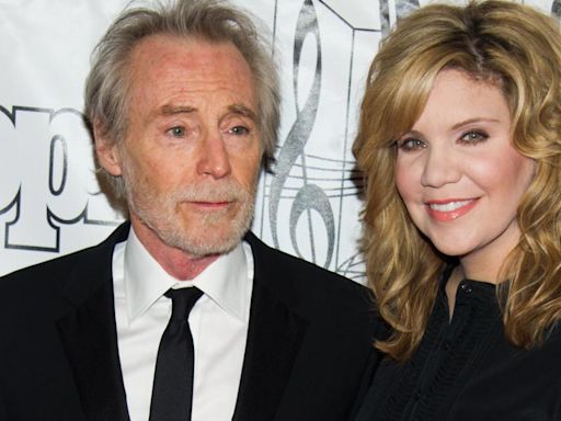 JD Souther, a singer-songwriter who penned hits for the Eagles and Linda Ronstadt, dies at 78