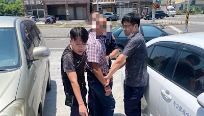 中年男徘徊超商 路人覺得「怪怪的」！警到場活逮車手 - 社會