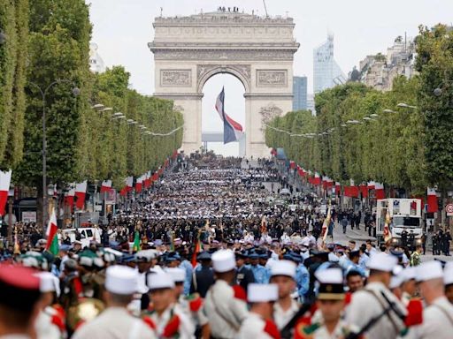Défilé militaire du 14 juillet : les JO de Paris 2024 privent le cortège militaire des Champs-Élysées