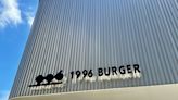 青埔人口耳相傳的美味漢堡店～1996 BURGER浮誇回歸，美味依舊，用餐環境大提昇！