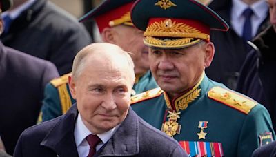 Rusia: Putin destituye a Ministro de Defensa, uno de sus hombres de confianza