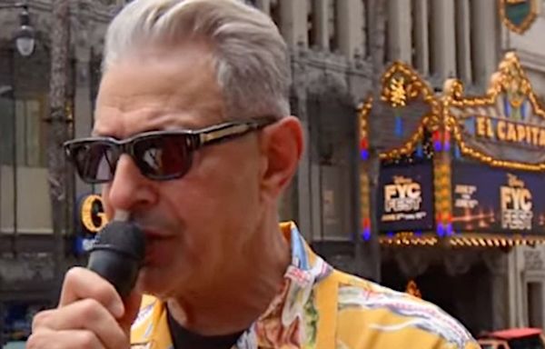 Jeff Goldblum Takes Over Hollywood Tour Bus, Gives Strangest Tour Of All Time