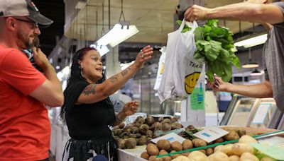 Hy-Vee becomes the first retailer in Iowa to offer WIC online shopping and grocery pick-up