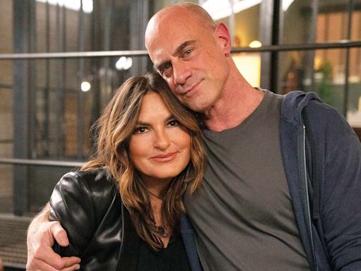 Mariska Hargitay Thought She 'Should' Kiss Christopher Meloni in That Intense “SVU” Scene: 'Our Chemistry is Undeniable'