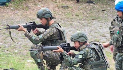137旅後備軍人首參野戰射擊 有望於漢光40驗證常、後防衛 - 自由軍武頻道