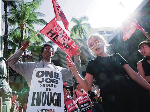 Union hotel workers rally to kick-start bargaining